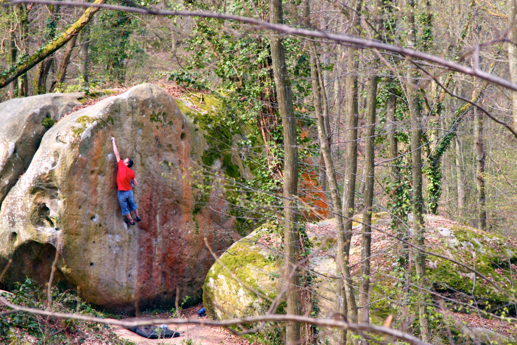 bouldering in Fontainebleau - featured image